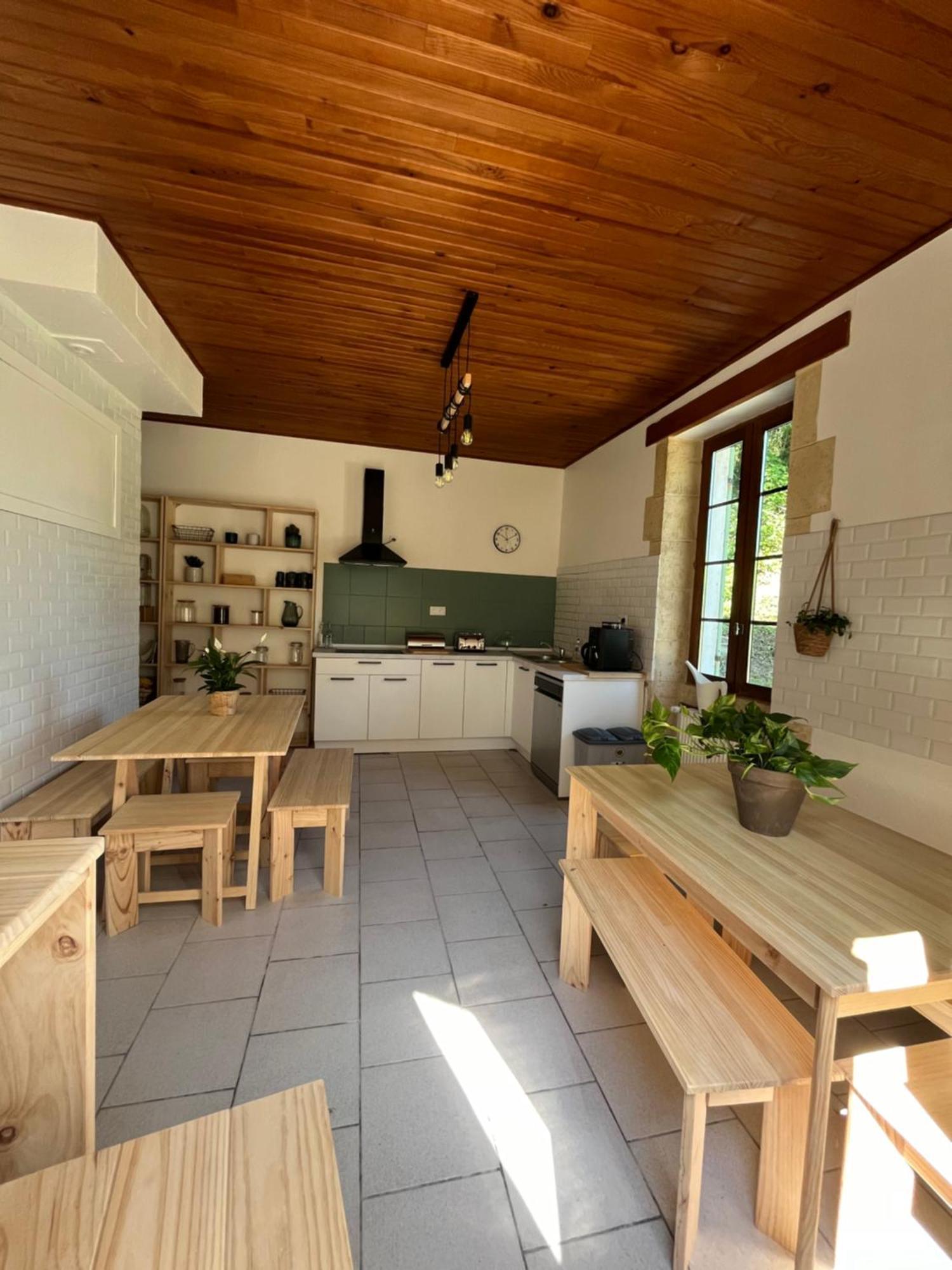 Maison Eclusiere Le Coup De Pompe Auberge de jeunesse *